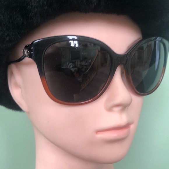 Coach - 57mm Square Sunglasses black amber